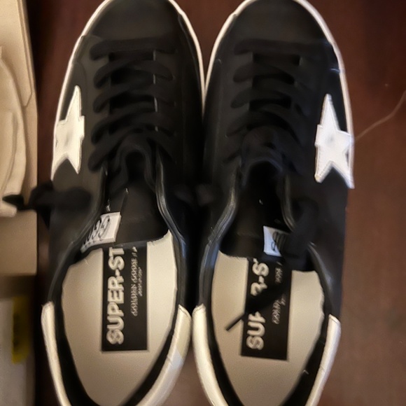 Golden Goose Superstar Low Top Sneakers - Picture 5 of 6